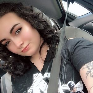 Meet your Posher, Alexis